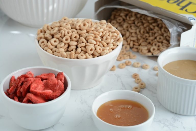 Whole Grain Strawberry Cereal Bars (+ Nut Free Option)