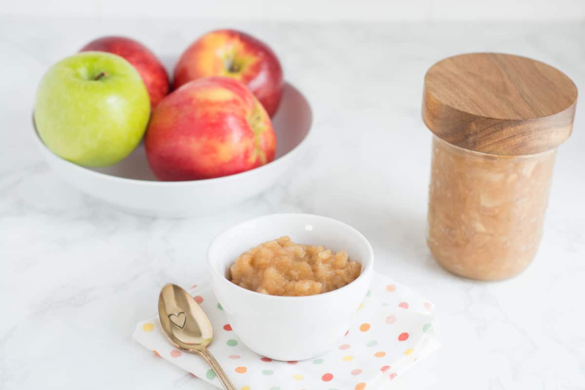 Healthy Crockpot Applesauce (No Added Sugar)
