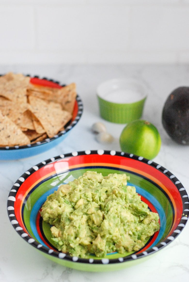 The Best Easy Guacamole Recipe (No Tomatoes or Onion)