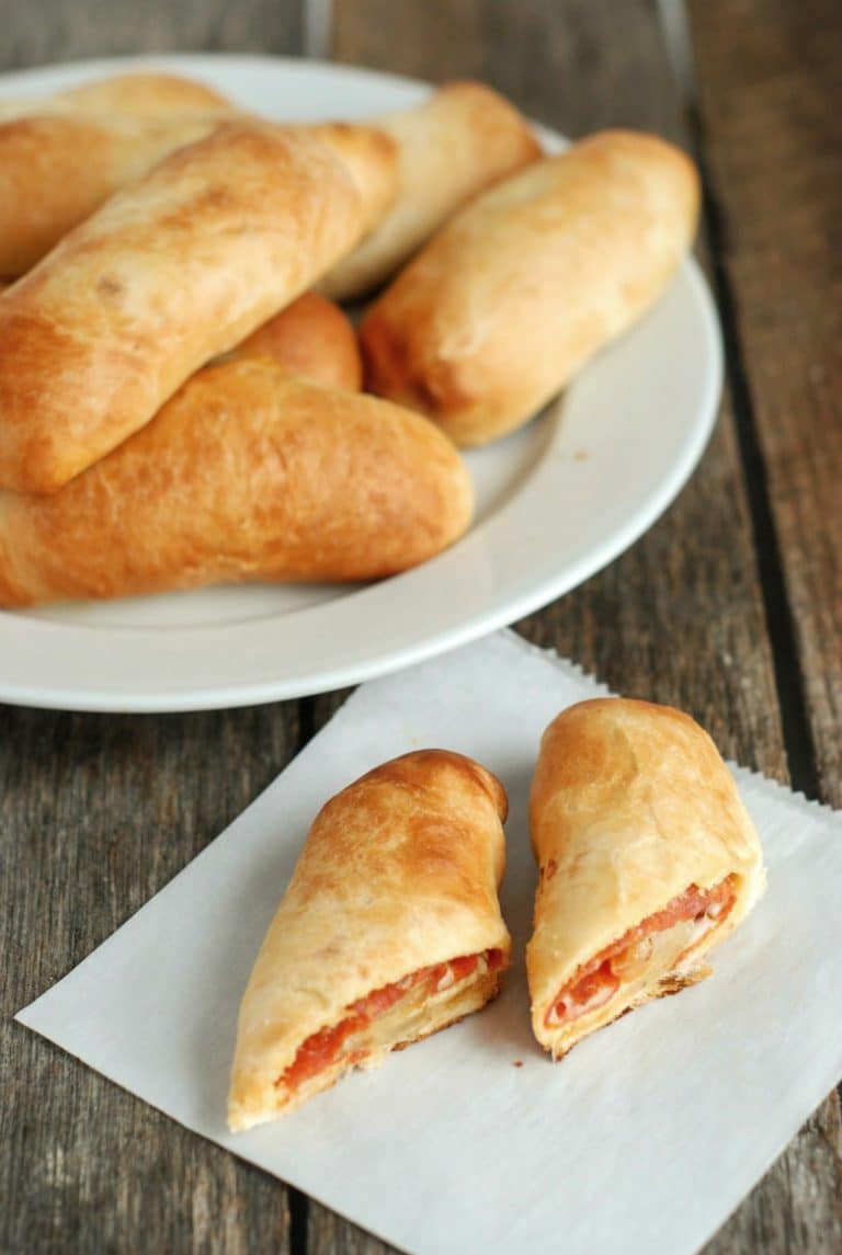 Easy Pepperoni Rolls Recipe Your Family Will Love! (Quick + KidFriendly!)